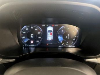 Volvo XC60 2.0 B5 MHEV R-Design Auto AWD Euro 6 (s/s) 5dr
