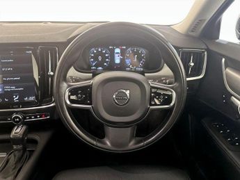 Volvo S90 2.0 T4 GPF Momentum Auto Euro 6 (s/s) 4dr
