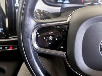 Volvo S90 2.0 T4 GPF Momentum Auto Euro 6 (s/s) 4dr