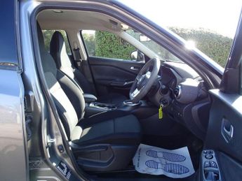 Nissan Juke 1.0 DIG-T Acenta Premium DCT Auto Euro 6 (s/s) 5dr