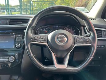 Nissan Qashqai 1.2 DIG-T N-Connecta XTRON Euro 6 (s/s) 5dr