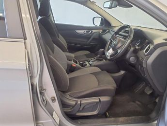 Nissan Qashqai 1.2 DIG-T N-Connecta XTRON Euro 6 (s/s) 5dr