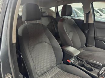 SEAT Leon 1.6 TDI CR SE DSG Euro 5 (s/s) 5dr