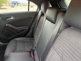 Mercedes-Benz A Class 2.1 A200d AMG Line (Premium) 7G-DCT Euro 6 (s/s) 5dr