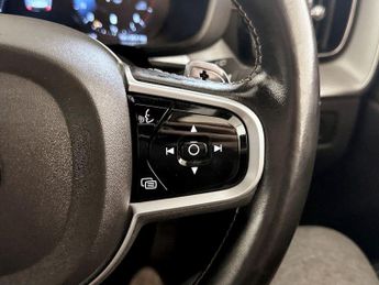 Volvo XC60 2.0 B4 MHEV R-Design Pro Auto AWD Euro 6 (s/s) 5dr