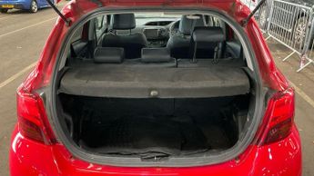 Toyota Yaris 1.5 VVT-h Excel E-CVT Euro 6 5dr (15in Alloy)