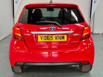 Toyota Yaris 1.5 VVT-h Excel E-CVT Euro 6 5dr (15in Alloy)