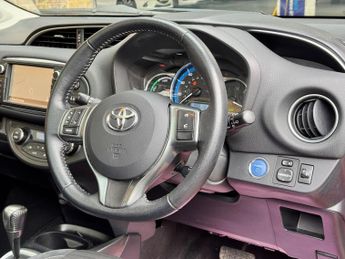 Toyota Yaris 1.5 VVT-h Excel E-CVT Euro 6 5dr (15in Alloy)