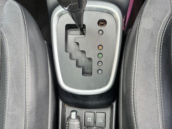 Toyota Yaris 1.5 VVT-h Excel E-CVT Euro 6 5dr (15in Alloy)