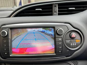 Toyota Yaris 1.5 VVT-h Excel E-CVT Euro 6 5dr (15in Alloy)