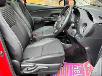 Toyota Yaris 1.5 VVT-h Excel E-CVT Euro 6 5dr (15in Alloy)
