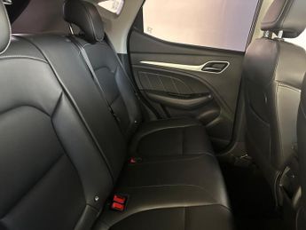 MG MG ZS 44.5kWh Exclusive Auto 5dr