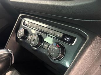 Volkswagen Tiguan 2.0 TDI R-Line Tech DSG Euro 6 (s/s) 5dr