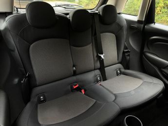 MINI Hatch 1.5 Cooper Auto Euro 6 (s/s) 5dr