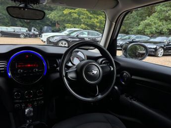 MINI Hatch 1.5 Cooper Auto Euro 6 (s/s) 5dr