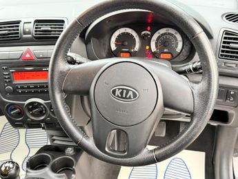 Kia Picanto 1.1 Strike 5dr