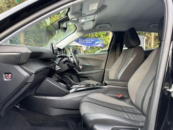 Peugeot 2008 1.2 PureTech Allure Premium + EAT Euro 6 (s/s) 5dr
