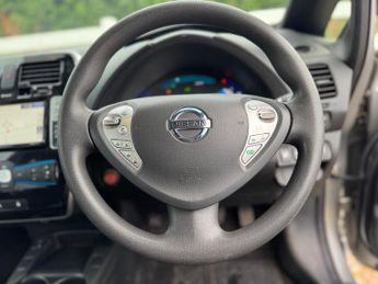 Nissan Leaf 24kWh Acenta Auto 5dr