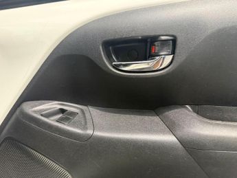 Toyota AYGO 1.0 VVT-i x-clusiv3 x-shift Euro 6 5dr