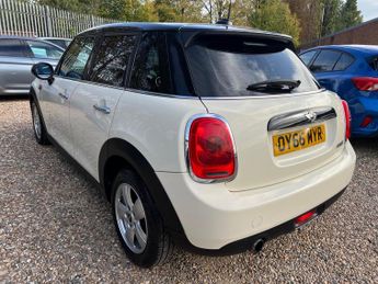 MINI Hatch 1.5 Cooper Auto Euro 6 (s/s) 5dr