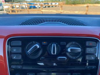 Volkswagen up! 1.0 High up! Hatchback 5dr Petrol ASG Euro 6 (75 ps)