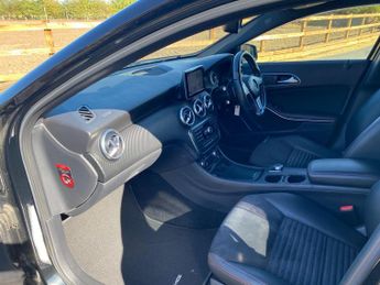 Mercedes-Benz A Class 1.6 A180 Sport Hatchback 5dr Petrol 7G-DCT Euro 6 (s/s) (122 ps)