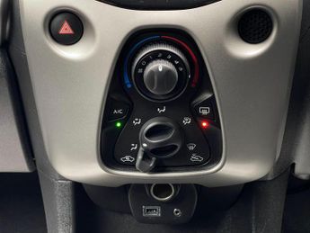 Peugeot 108 1.0 Active 2 Tronic Euro 6 5dr