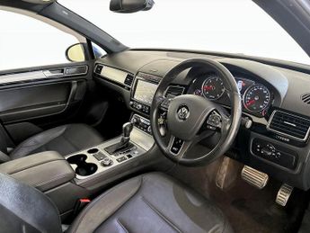 Volkswagen Touareg 3.0 TDI V6 BlueMotion Tech R-Line Tiptronic 4WD Euro 6 (s/s) 5dr