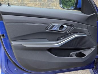 BMW 3 Series 2.0 320i M Sport Auto Euro 6 (s/s) 4dr