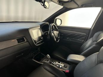 Mitsubishi Outlander 2.4h TwinMotor 13.8kWh Dynamic CVT 4WD Euro 6 (s/s) 5dr