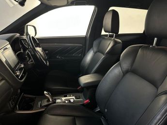 Mitsubishi Outlander 2.4h TwinMotor 13.8kWh Dynamic CVT 4WD Euro 6 (s/s) 5dr