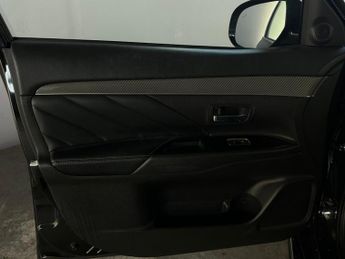 Mitsubishi Outlander 2.4h TwinMotor 13.8kWh Dynamic CVT 4WD Euro 6 (s/s) 5dr