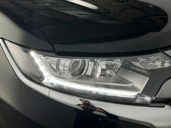 Mitsubishi Outlander 2.4h TwinMotor 13.8kWh Dynamic CVT 4WD Euro 6 (s/s) 5dr