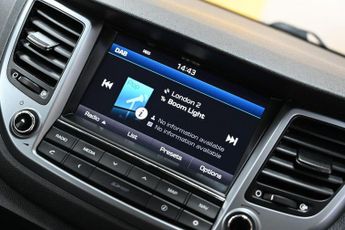 HYUNDAI TUCSON 1.7 CRDi Blue Drive SE Nav SUV 5dr Diesel DCT Euro 6 (s/s) (141 