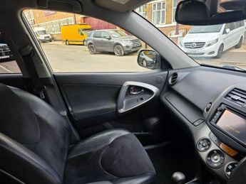 Toyota RAV4 2.2 D-CAT XT-R Auto 4WD Euro 5 5dr