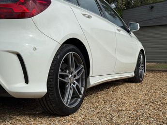 Mercedes-Benz A Class 2.1 A200d AMG Line (Premium) 7G-DCT Euro 6 (s/s) 5dr