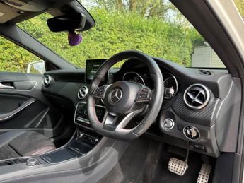 Mercedes-Benz A Class 2.1 A200d AMG Line (Premium) 7G-DCT Euro 6 (s/s) 5dr