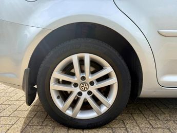 Volkswagen Touran 1.6 TDI SE DSG Euro 5 5dr
