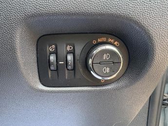 Vauxhall Corsa 1.4i 16v SE 5dr (a/c)
