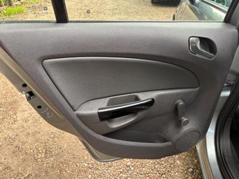 Vauxhall Corsa 1.4i 16v SE 5dr (a/c)