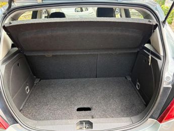 Vauxhall Corsa 1.4i 16v SE 5dr (a/c)