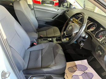 Volkswagen Golf 1.6 TDI SE Nav DSG Euro 6 (s/s) 5dr