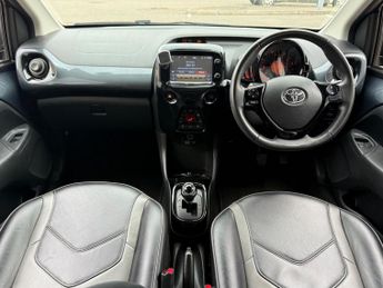 Toyota AYGO 1.0 VVT-i x-clusiv3 x-shift Euro 6 5dr