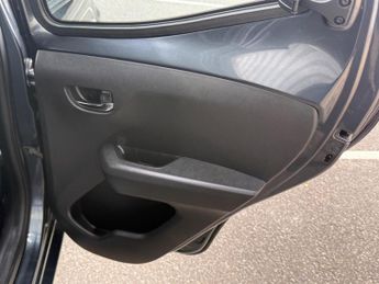 Toyota AYGO 1.0 VVT-i x-clusiv3 x-shift Euro 6 5dr