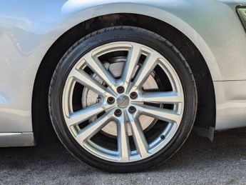 Audi A8 3.0 TDI V6 SE Executive Tiptronic quattro Euro 6 (s/s) 4dr