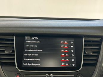 Vauxhall Grandland X 1.6 13.2kWh Business Edition Nav Premium Auto Euro 6 (s/s) 5dr