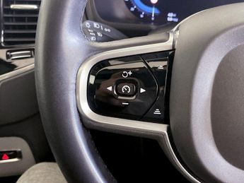 Volvo XC90 2.0h T8 Recharge 18.8kWh Plus Auto 4WD Euro 6 (s/s) 5dr