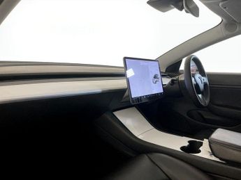 Tesla Model 3 Standard Range Plus Auto RWD 4dr