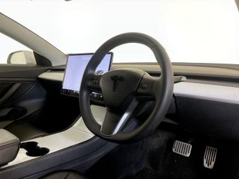 Tesla Model 3 Standard Range Plus Auto RWD 4dr