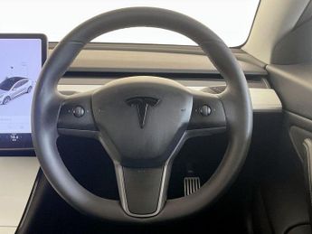 Tesla Model 3 Standard Range Plus Auto RWD 4dr